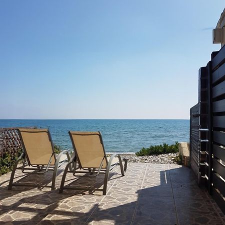 Beach House At Seafront Vila Meneou Exterior foto