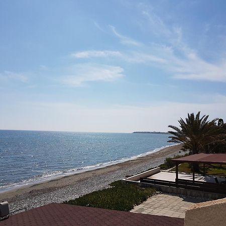 Beach House At Seafront Vila Meneou Exterior foto