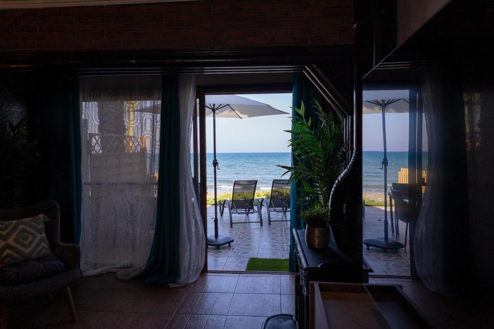 Beach House At Seafront Vila Meneou Exterior foto